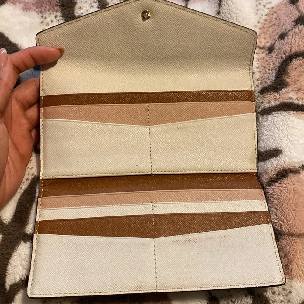 Michael Kors Wallet - Picture 2 of 10